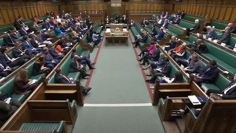 MPs debate stamp duty abolition as Labour votes against Tory proposal