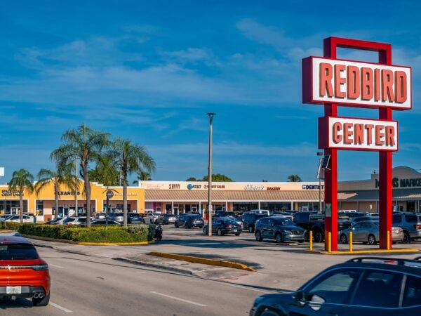 Asana Partners Picks Up Miami Shopping Center