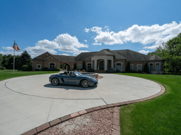 Michigan Home On 8 Acres With Guest House (PHOTOS)