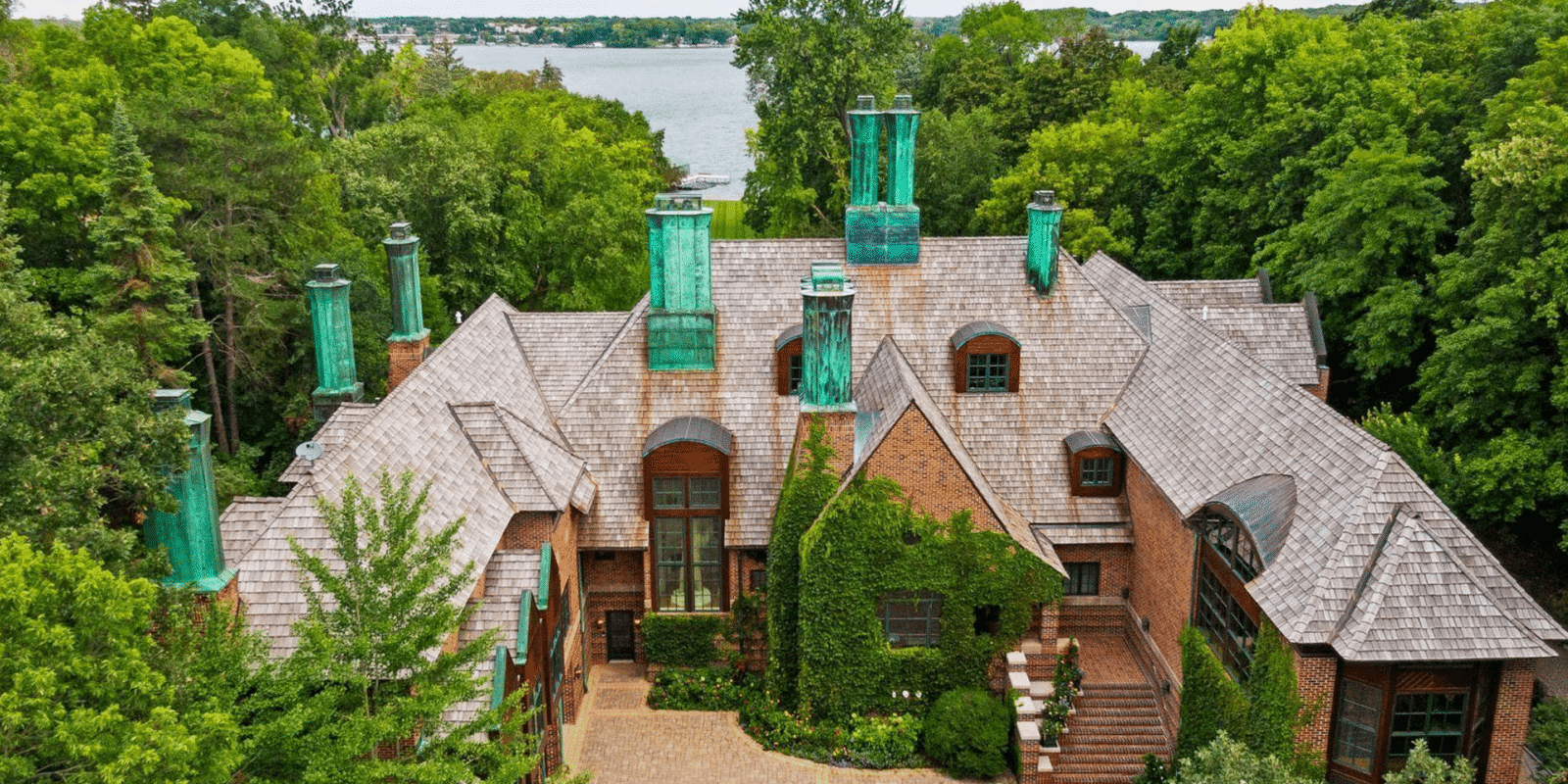  Million Lakefront Brick Home In Minnesota (PHOTOS)