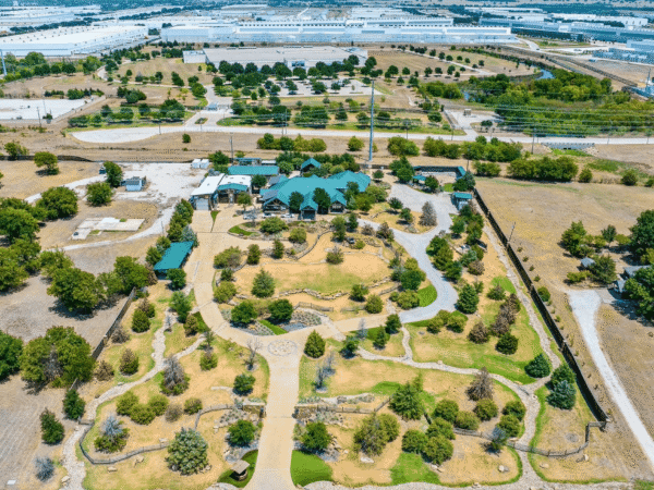 5 Acre Texas Estate With Amazing Garage (PHOTOS)