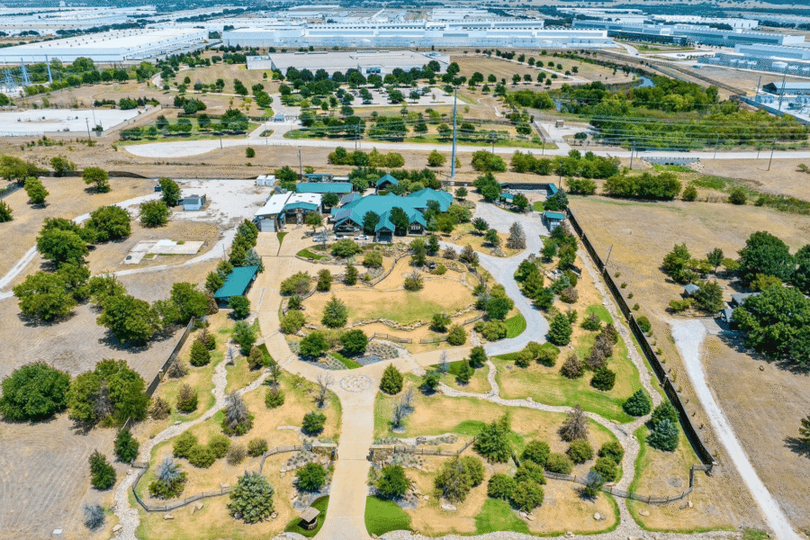 5 Acre Texas Estate With Amazing Garage (PHOTOS)