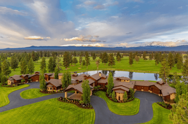 Incredible 188-Acre Equestrian Estate In Oregon (PHOTOS)