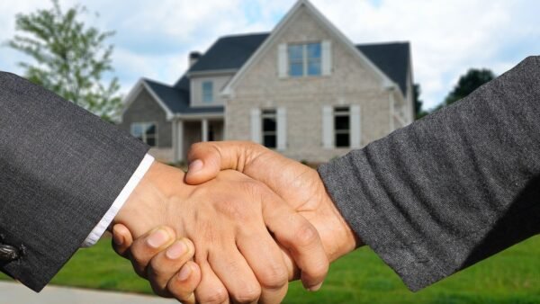 Market recovery fuels £100bn pipeline for estate agents