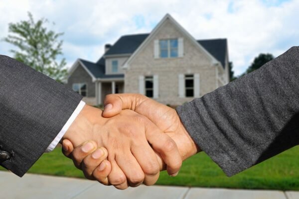 Market recovery fuels £100bn pipeline for estate agents