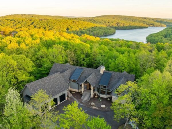 A Gorgeous Mountain Lake Estate in Maryland