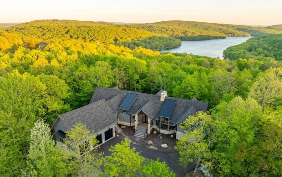 A Gorgeous Mountain Lake Estate in Maryland