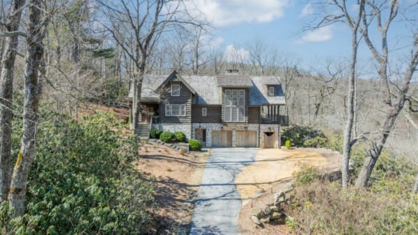 A Grand Two-Home Property on Charlotte’s Highlands Plateau