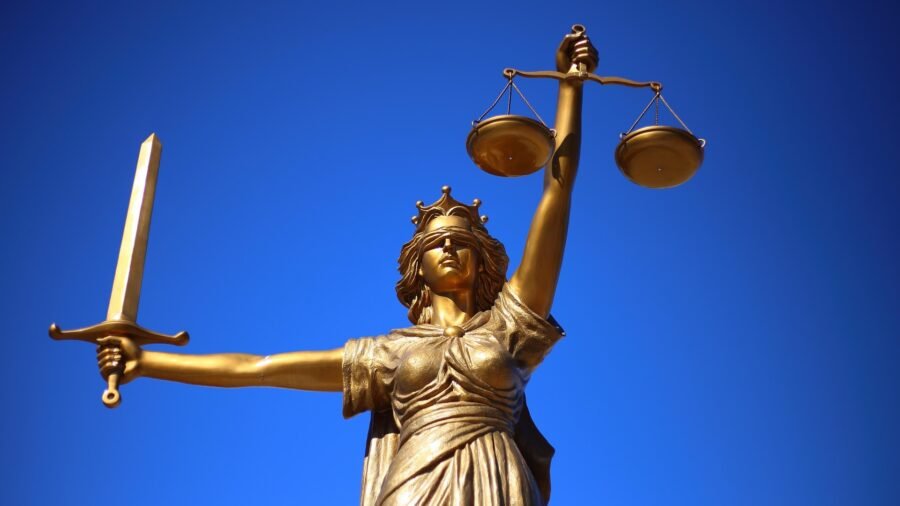 EYE NEWSLASH: Rightmove faces £1bn legal action over ‘excessive’ fees