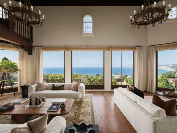 A Vibrant La Jolla Estate Overlooking the Pacific
