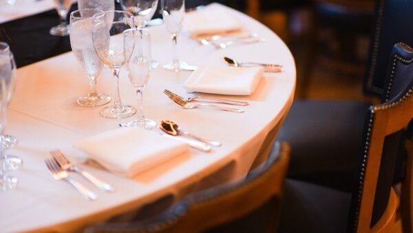 Estate agency networking dinner returns