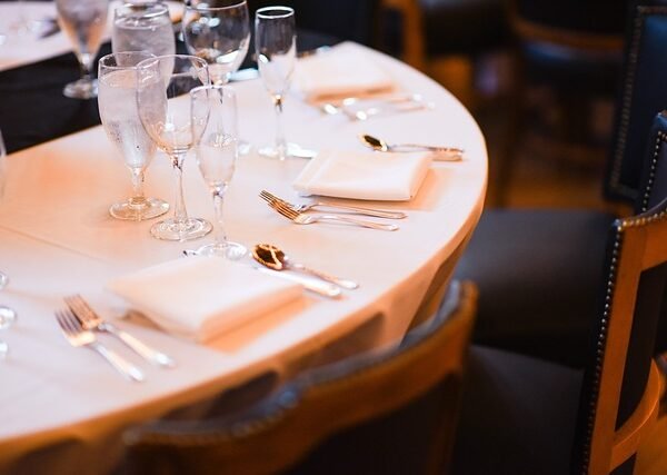 Estate agency networking dinner returns