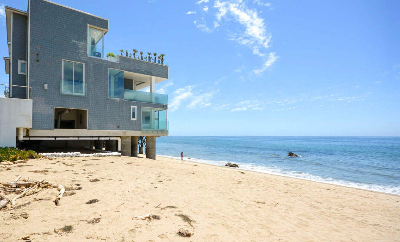 Rent This Beachfront Property in Malibu