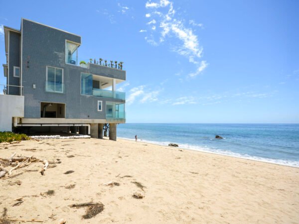 Rent This Beachfront Property in Malibu