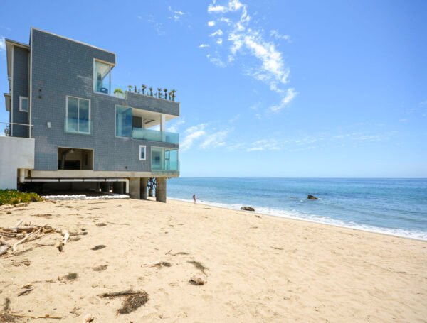 Rent This Beachfront Property in Malibu