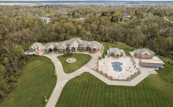 26 Acre Estate In Marion, Iowa (PHOTOS)