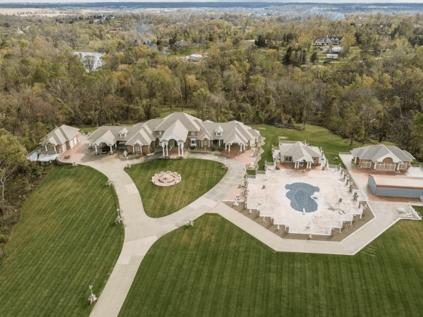 26 Acre Estate In Marion, Iowa (PHOTOS)