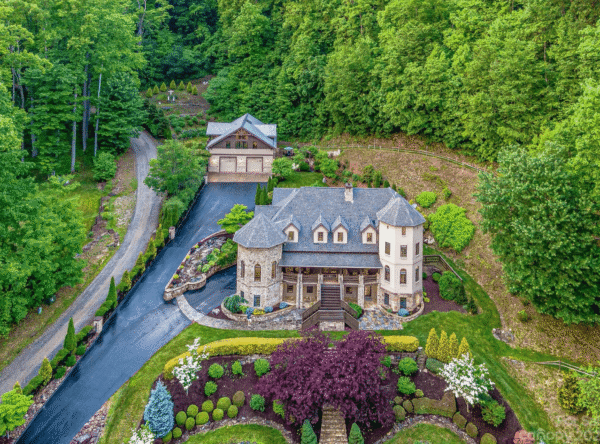 Mountainside Estate In North Carolina (PHOTOS)