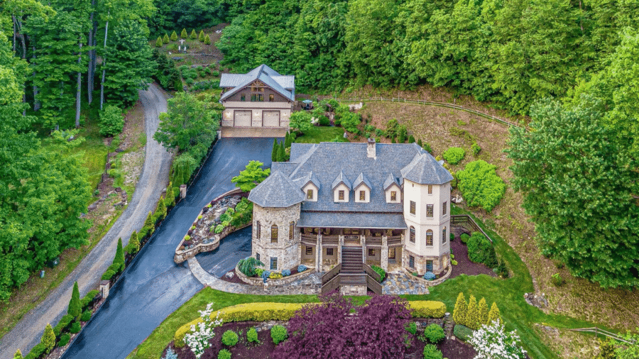 Mountainside Estate In North Carolina (PHOTOS)