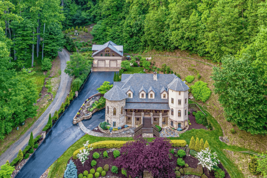 Mountainside Estate In North Carolina (PHOTOS)