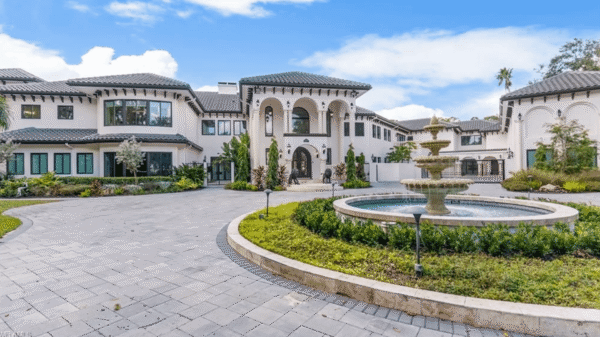 Florida Home With 15 Bathrooms & Bowling Alley (PHOTOS)