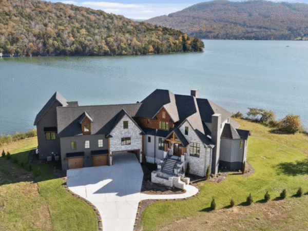Lakefront New Build In Jasper, Tennessee (PHOTOS)