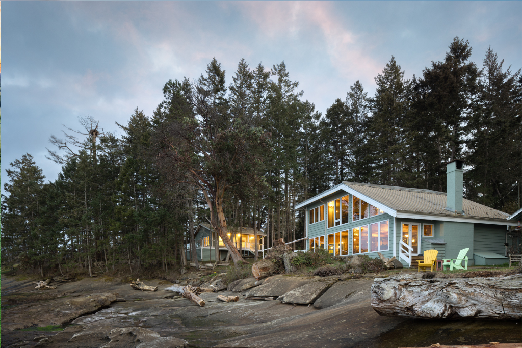Remote Homes That Offer Scenery & Serenity