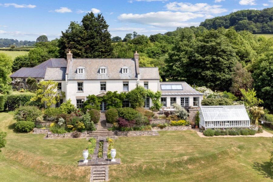 Post-Budget confidence lifts country house market, says Strutt & Parker