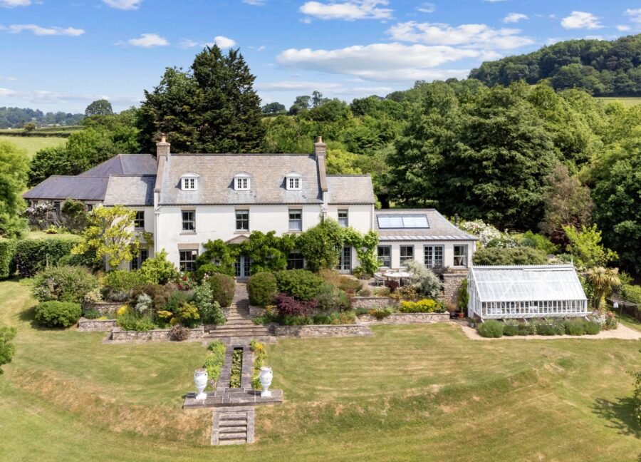 Post-Budget confidence lifts country house market, says Strutt & Parker