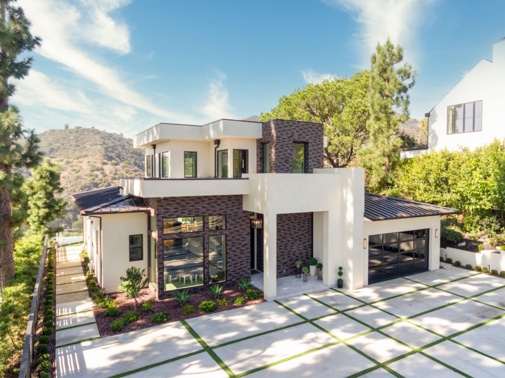 modern architectural residence located at 1367 Casiano Rd, Los Angeles, CA 90049.