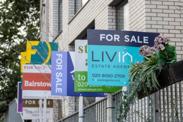 Estate agents start 2026 strong as buyer enquiries, viewings and offers rise