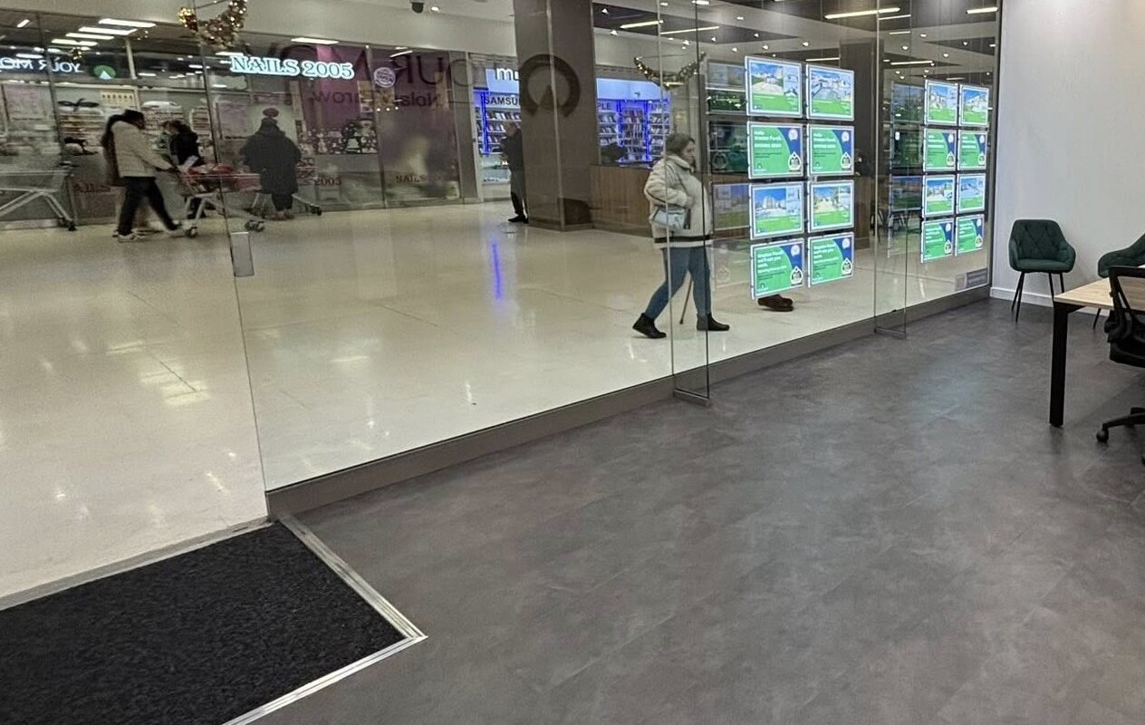 New estate agency branch opens in shopping centre