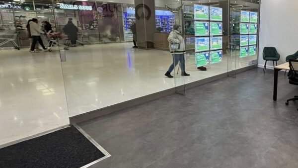 New estate agency branch opens in shopping centre New estate agency branch opens in shopping centre