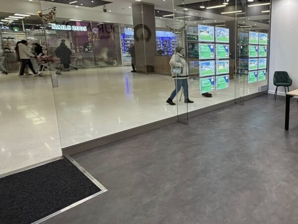 New estate agency branch opens in shopping centre