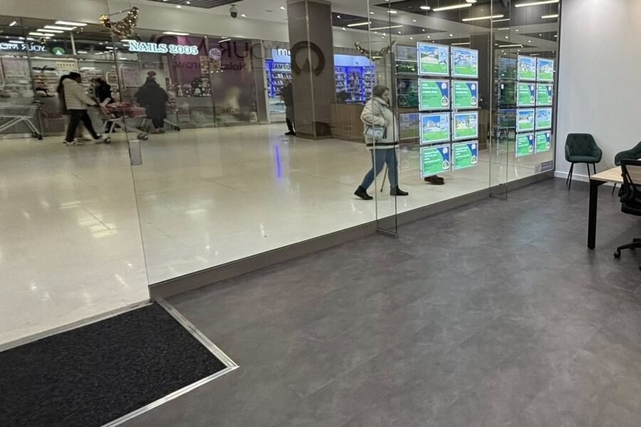 New estate agency branch opens in shopping centre