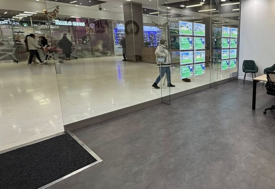 New estate agency branch opens in shopping centre