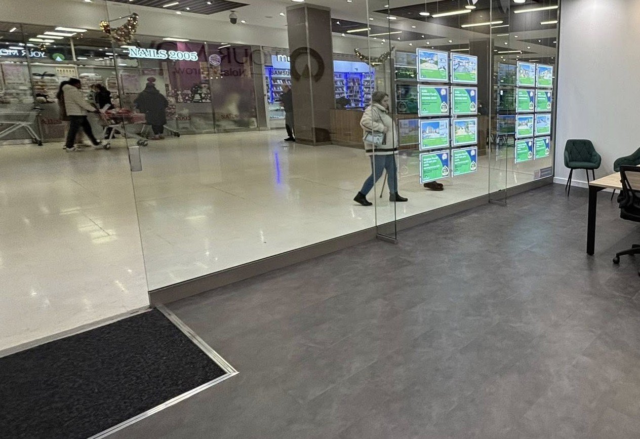 New estate agency branch opens in shopping centre
