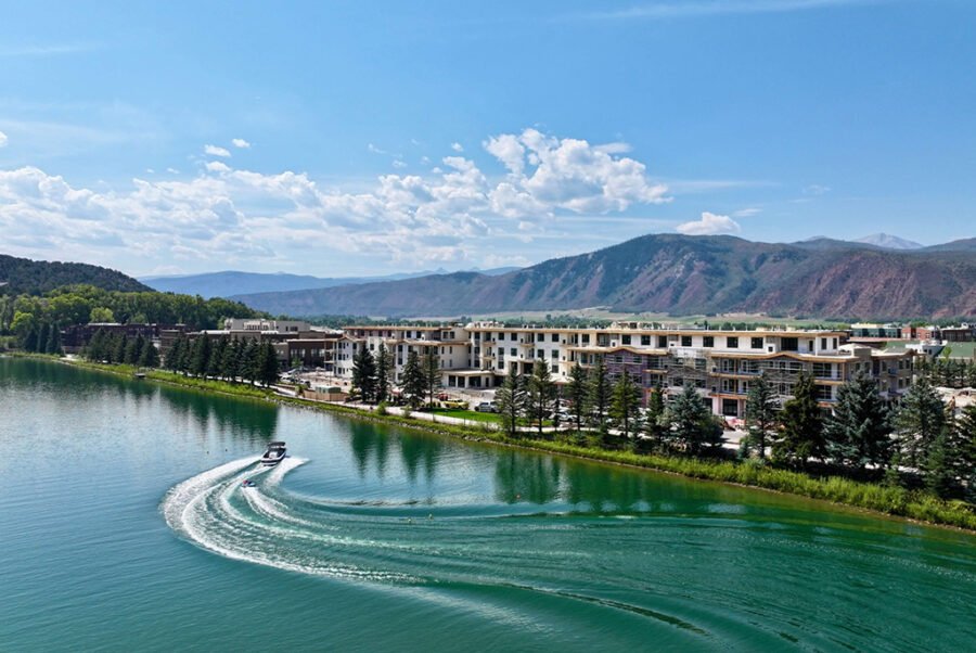 Mountain Elegance Reigns at Members-Only Kodiak Club Residences Mountain Elegance Reigns at Members-Only Kodiak Club Residences Mountain Elegance Reigns at Members-Only Kodiak Club Residences Mountain Elegance Reigns at Members-Only Kodiak Club Residences