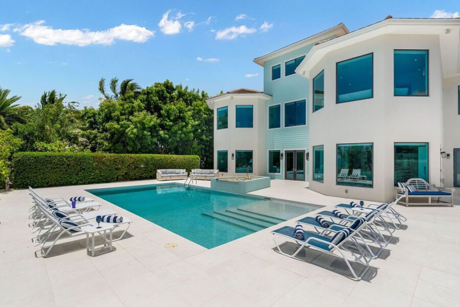 A Spectacular Oceanfront Estate in Grand Cayman