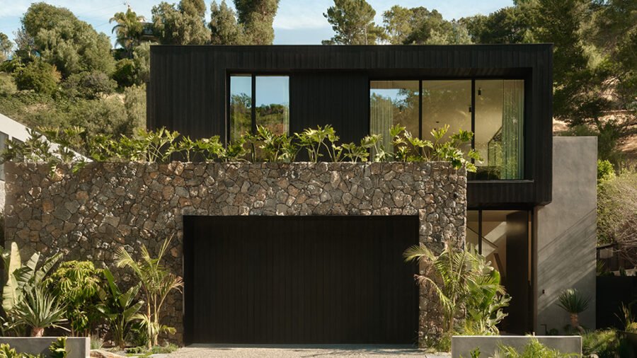 A Sculptural Sanctuary in Studio City