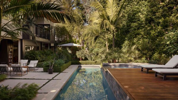Inside A Modern Brentwood Hideaway