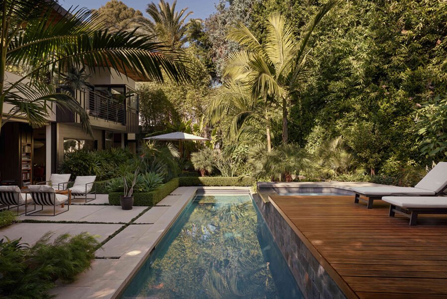 Inside A Modern Brentwood Hideaway
