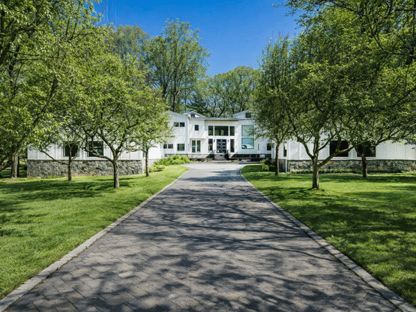 Chic Contemporary Design Sets This Connecticut Home Apart