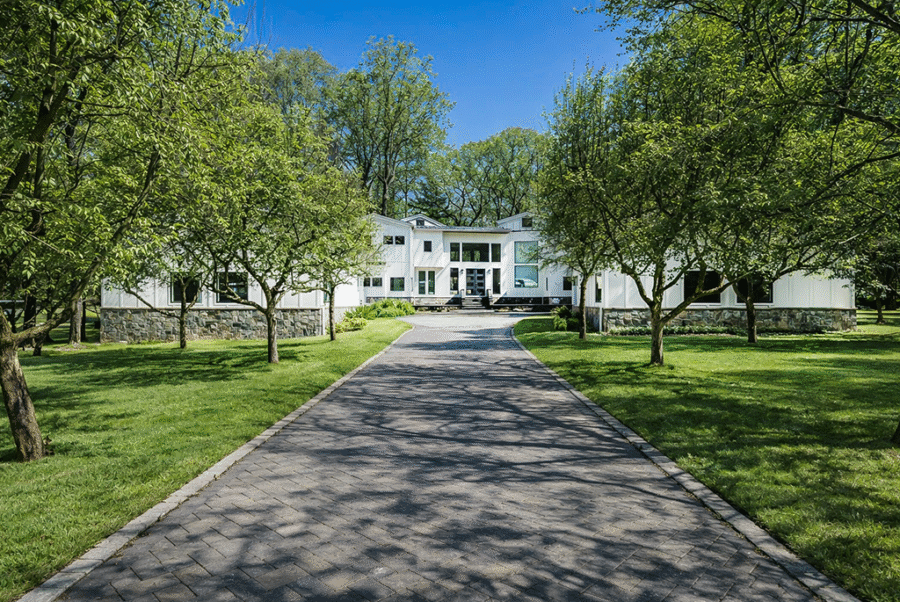 Chic Contemporary Design Sets This Connecticut Home Apart