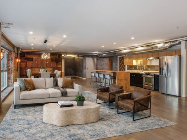 An Industrial Chic Loft That Captures the Vibrance of L.A.’s Arts District