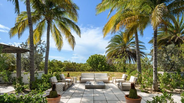 Island Living Immersed in Nature