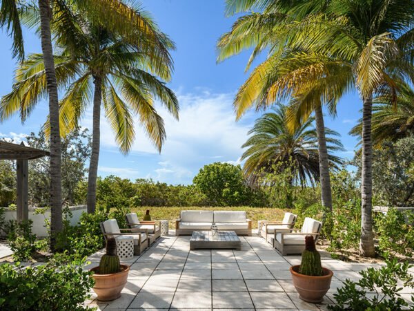 Island Living Immersed in Nature