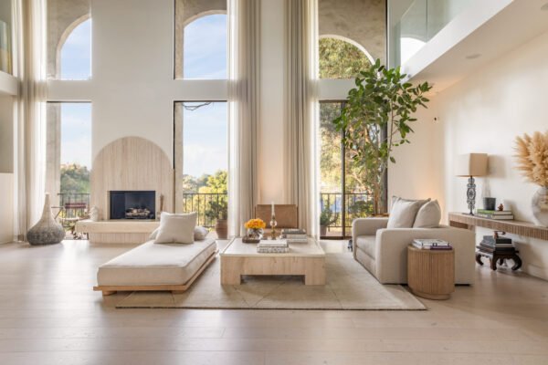 A Grand, Turnkey Sanctuary in Beverly Hills