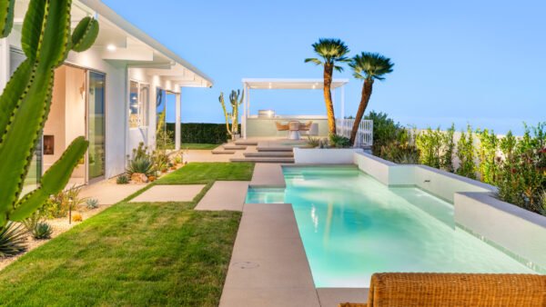 A Restored Mid-Century Estate with Ocean Views in Pacific Palisades