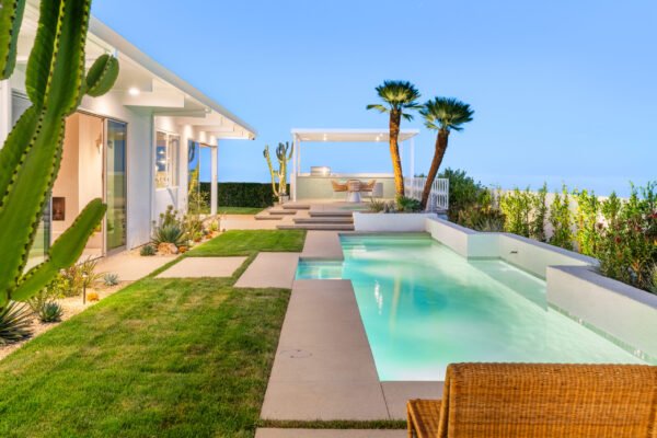 A Restored Mid-Century Estate with Ocean Views in Pacific Palisades